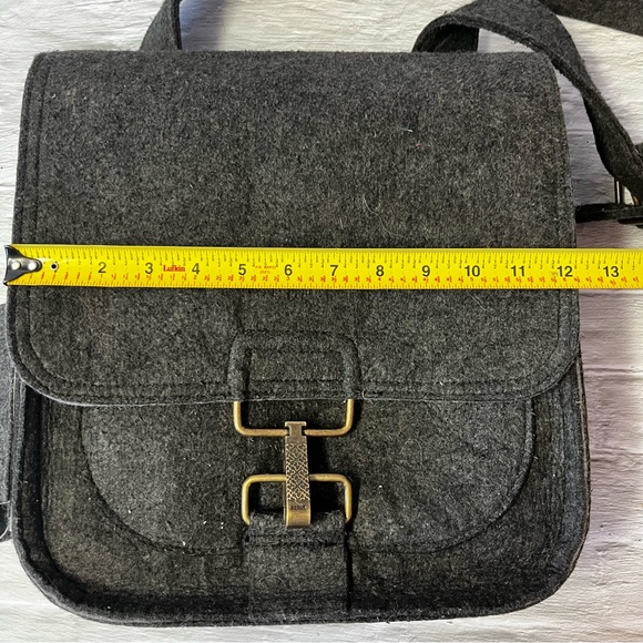 Scout By Petunia Pickle Bottom Dark Grey Felt Diaper Messenger Bag - Picture 10 of 14